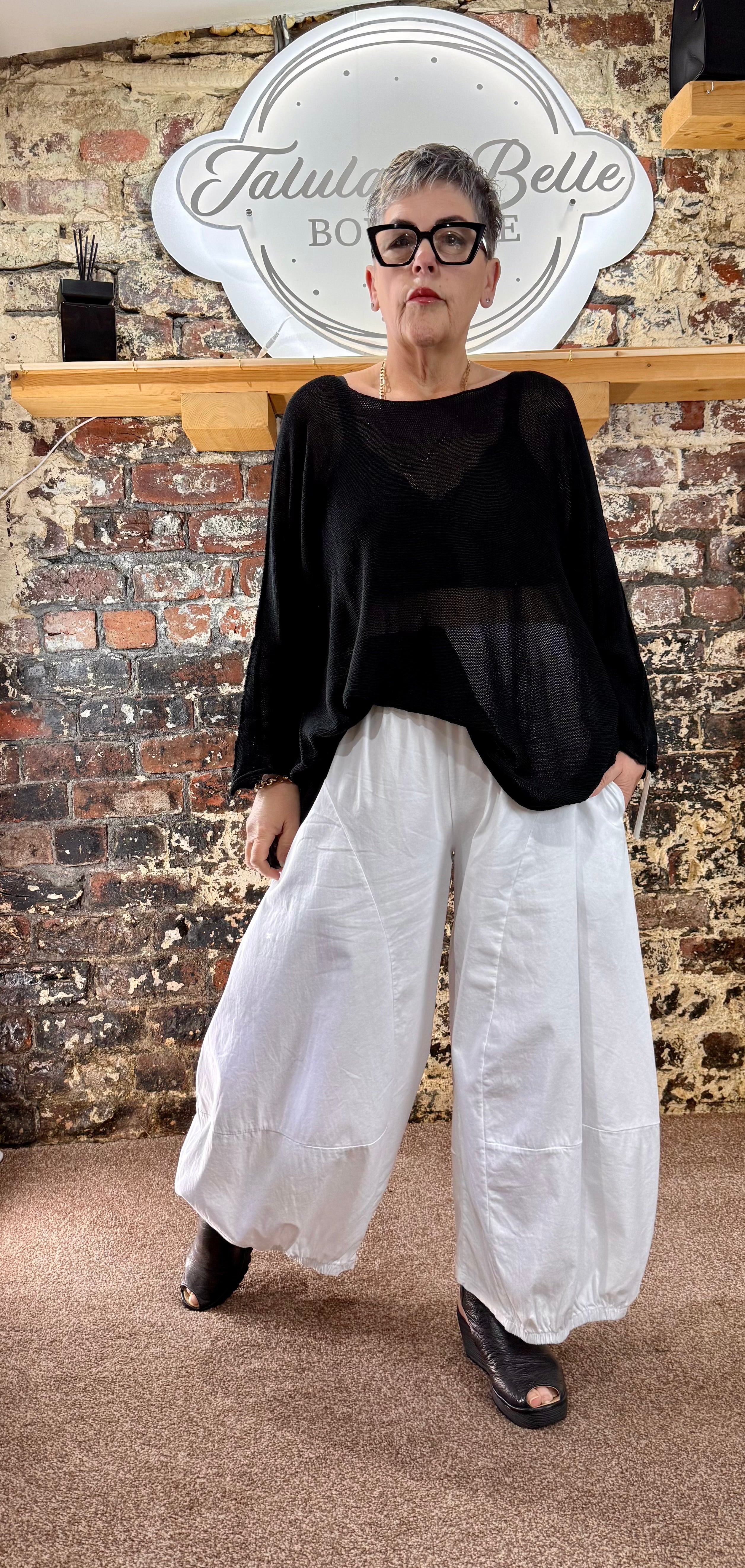 Balloon leg trousers