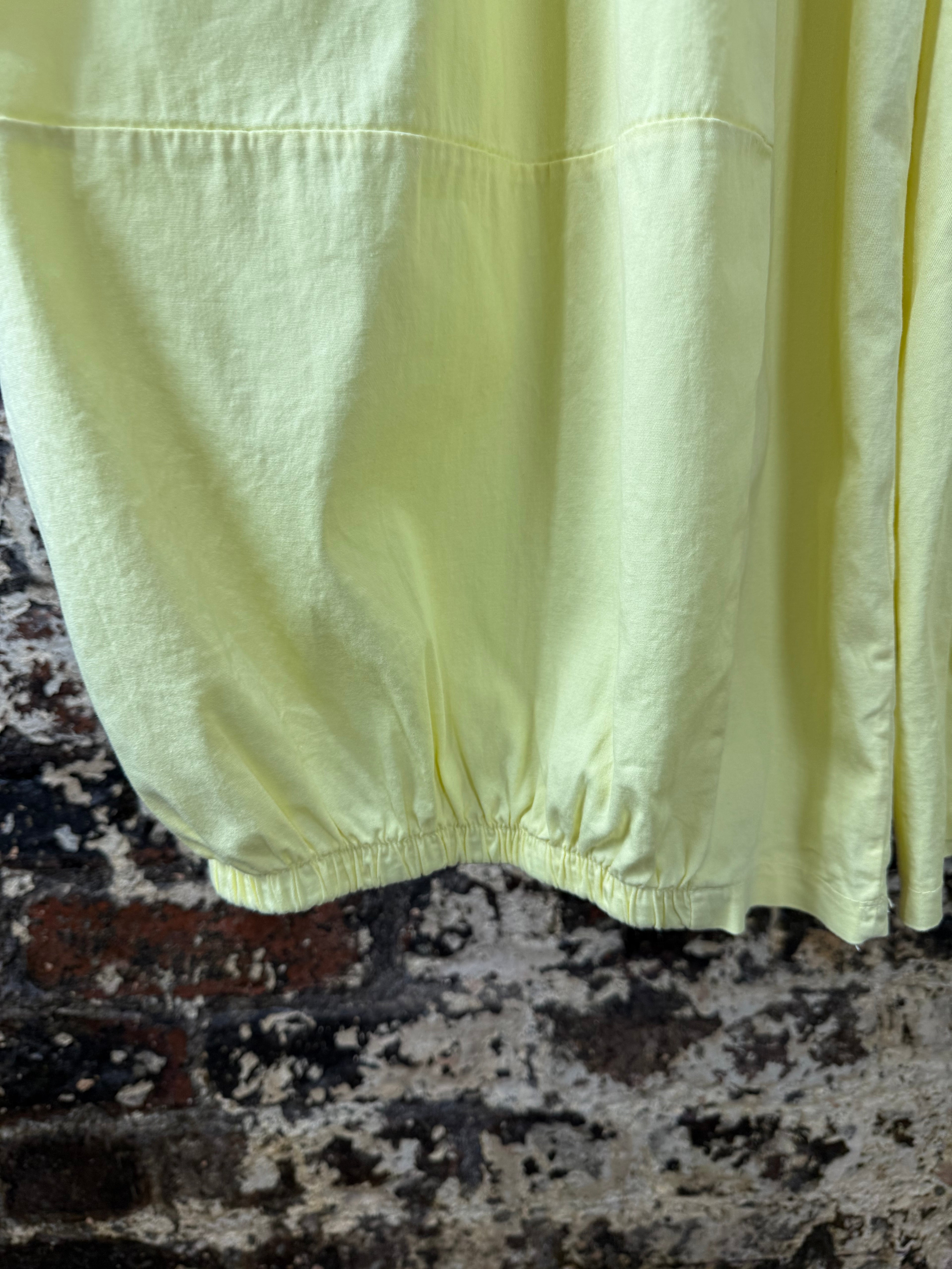 Balloon leg trousers