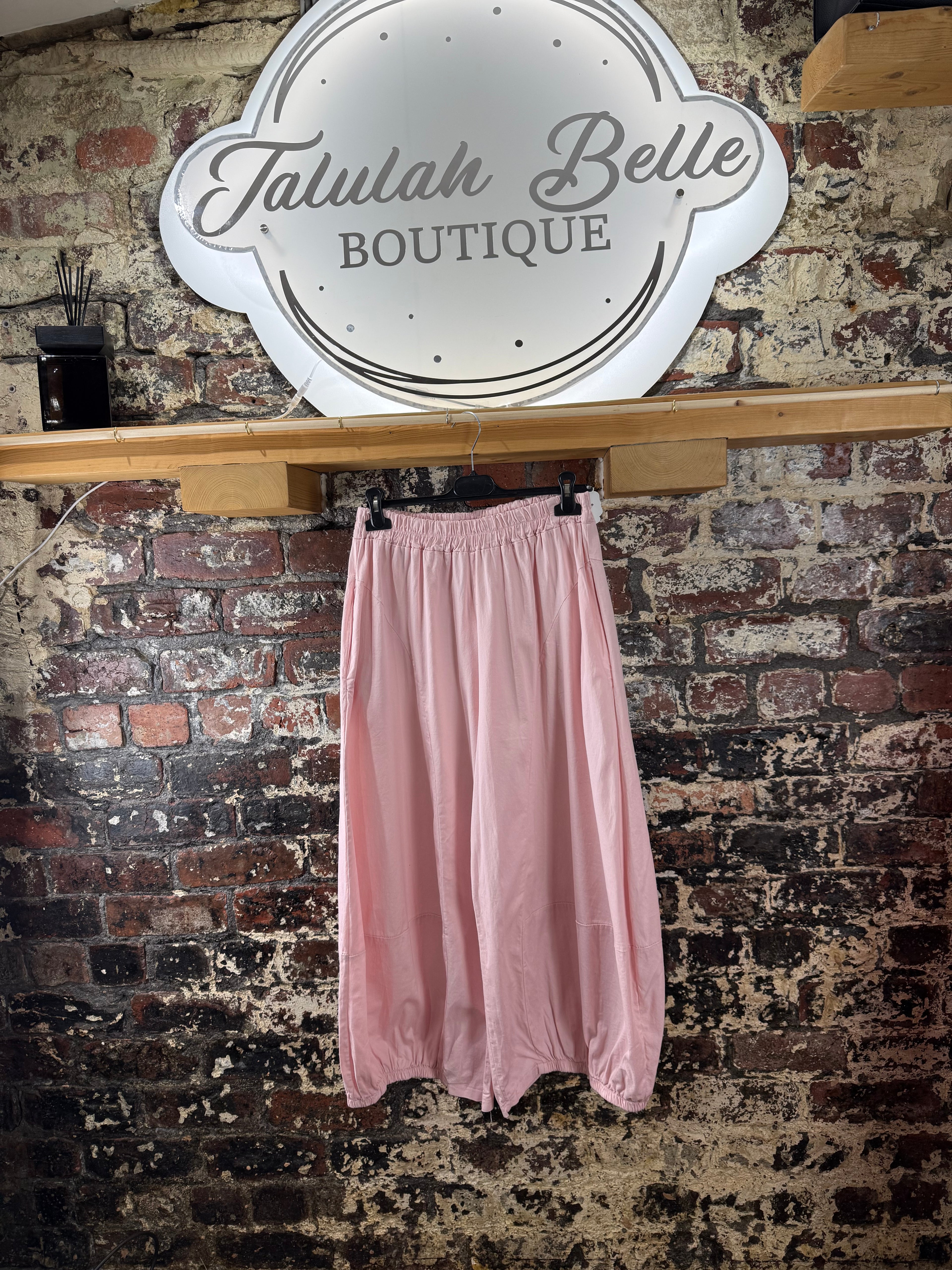 Balloon leg trousers