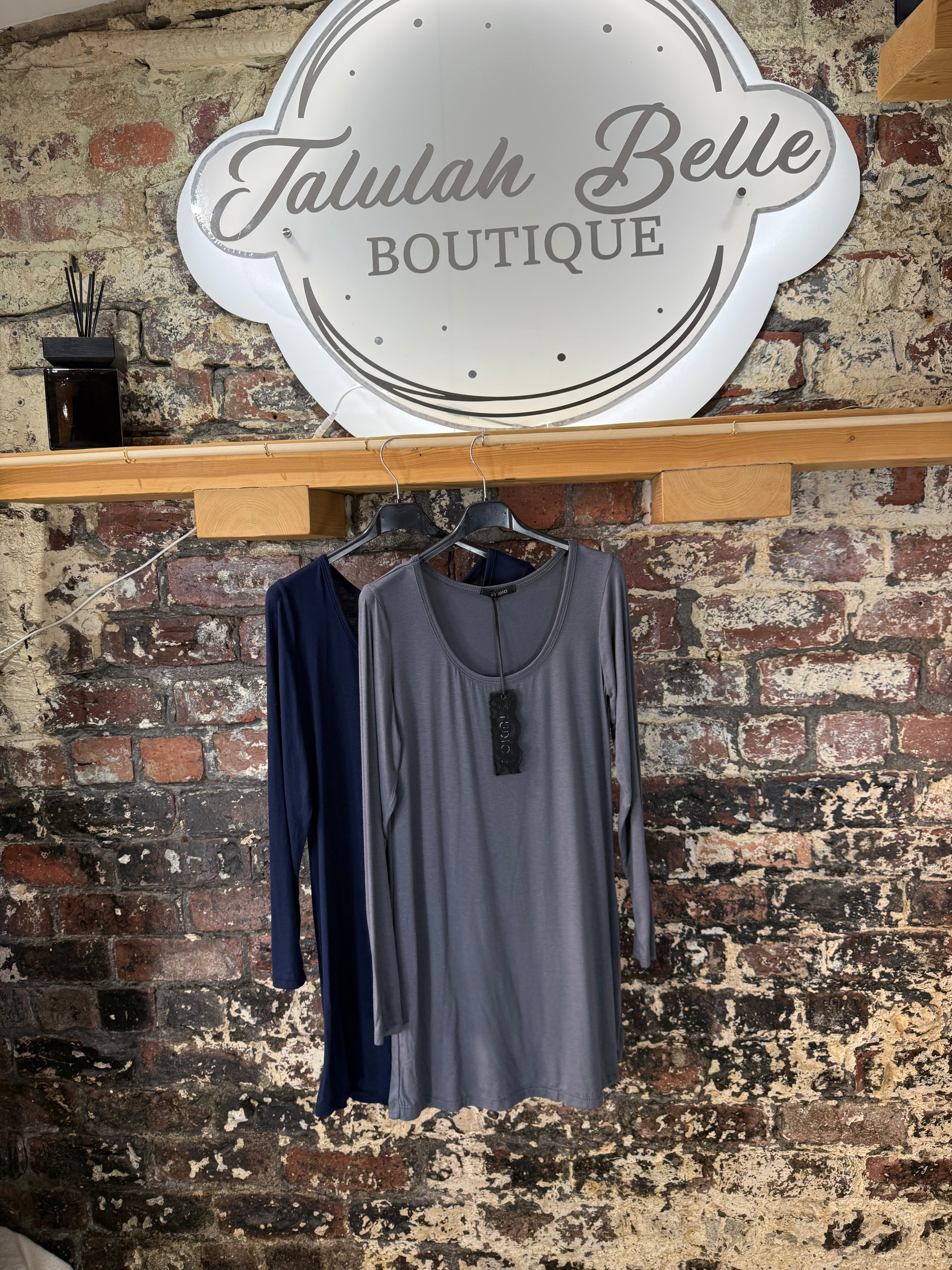 Premium long sleeved long bodied base layering vest