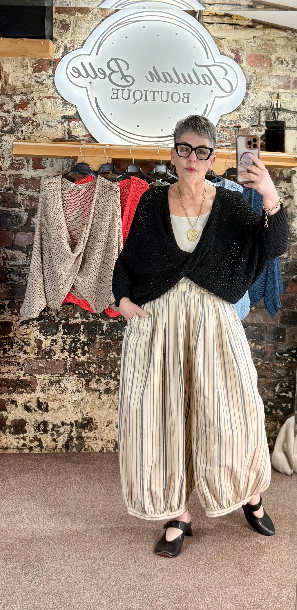 Crossover crochet knit in 100% cotton.