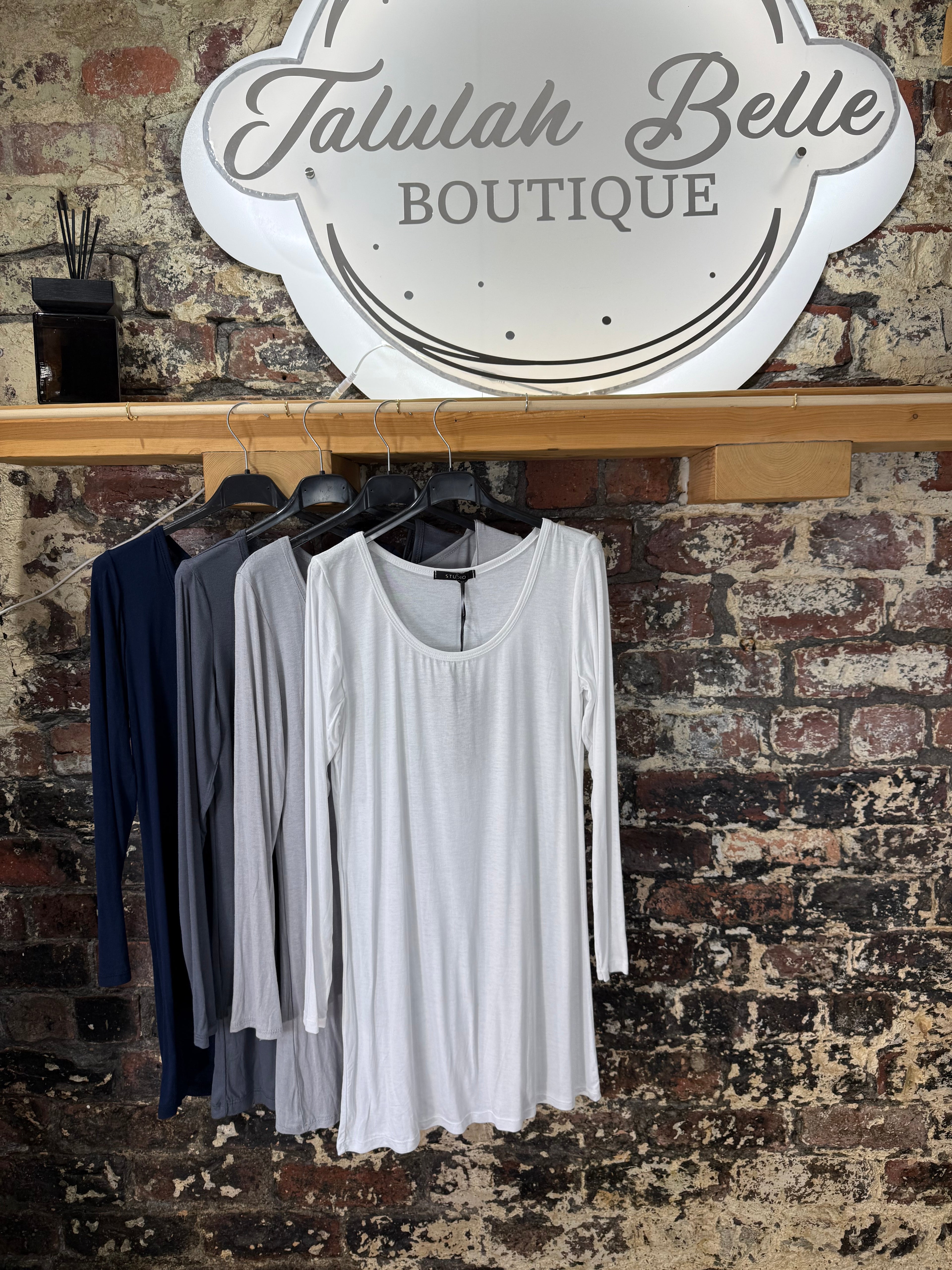 Premium long sleeved long bodied base layering vest