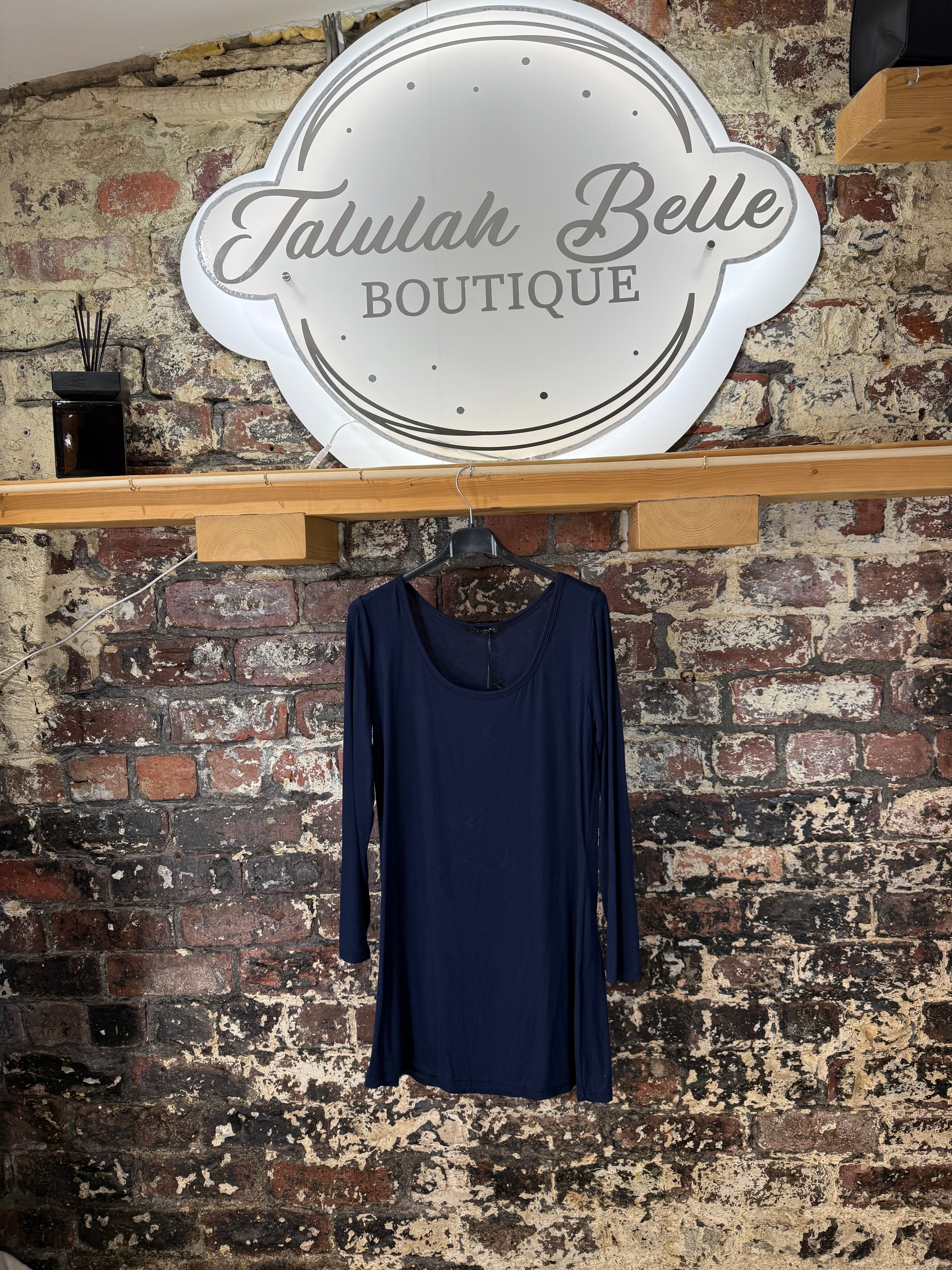 Premium long sleeved long bodied base layering vest