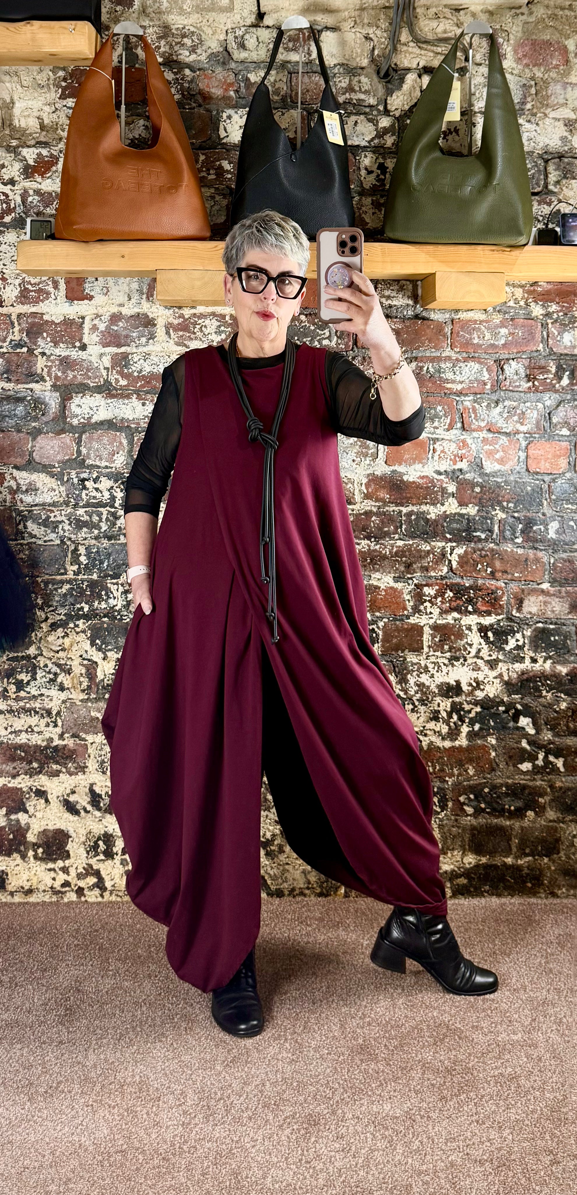 Tulip dress in burgundy